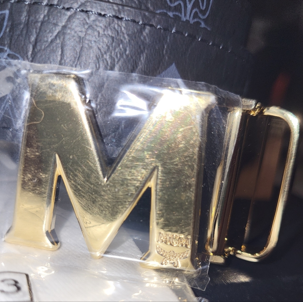 ✨️[NWT] lMCM Slides (9) & Claus M Reversible Belt Combo - Picture 4 of 16